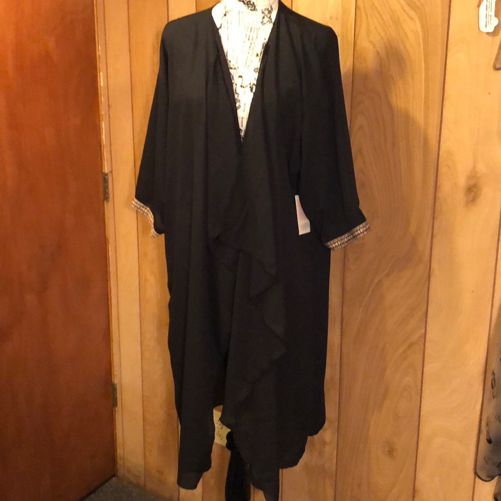 NWT HTF Lularoe Shirley Large Black Tribal Cuffs